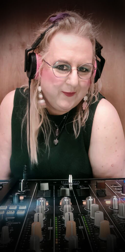 Portrait picture of DJ Mikki T